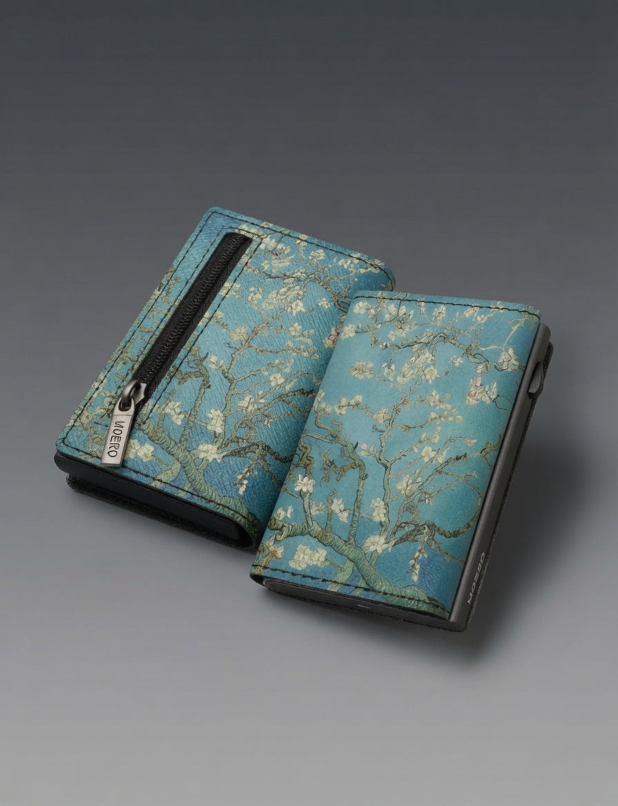 Moero Ramo di mandorlo in fiore Limited Edition – Portafoglio RFID in Vera Pelle Saffiano con Chiusura Magnetica e Portamonete Zip